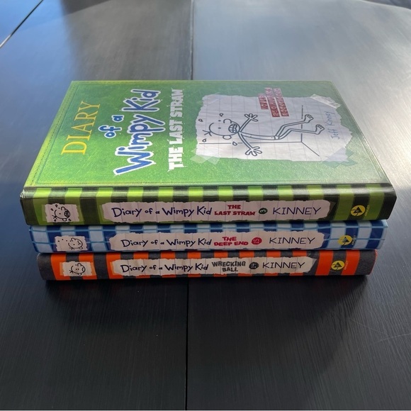 Diary of a Wimpy Kid Book Bundle - Picture 6 of 13